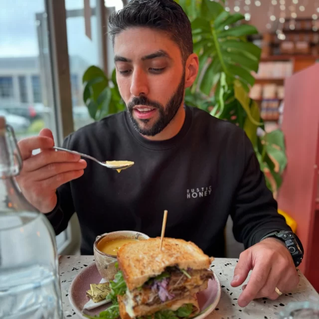 Find somebody who looks at you the way Diego looks at his soup

#love #loverboy #soup #soupseason #dublinlunch #dublincafe
